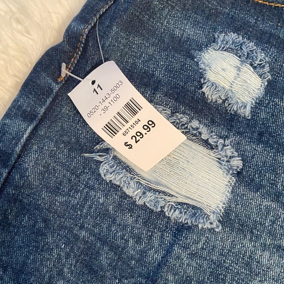 NWT Refuge Vintage Rip Shorts - Picture 3 of 5